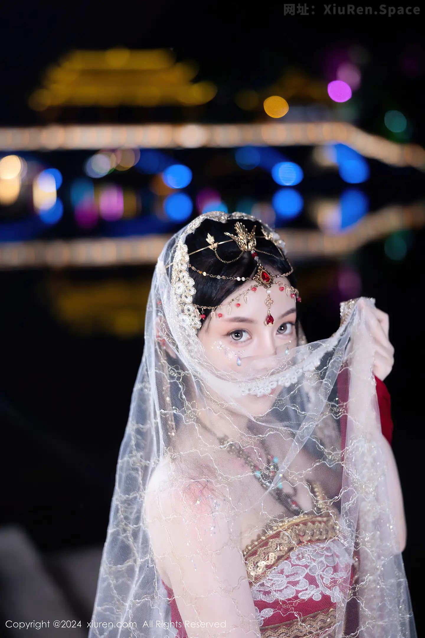 图片[6]-[XiuRen秀人网]VOL.8349 模特豆瓣酱性感红色薄纱西域服饰半脱秀丰腴身材撩人诱惑写真82P-秀人网官方网站